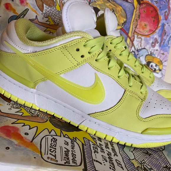 Nike bright yellow low top dunks size 9.5 - Picture 5 of 5